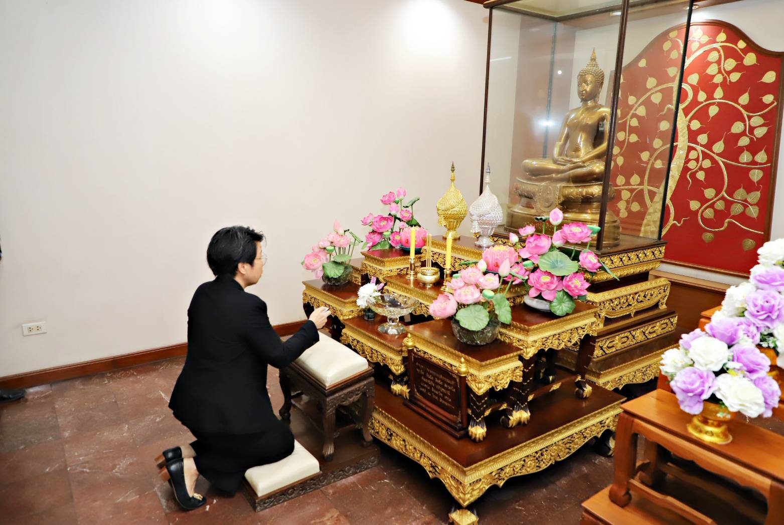 กรมบังคับคดี จัดกิจกรรมทำบุญตักบาตร ประจำเดือนธันวาคม 2568